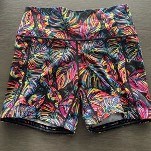 CVG TROPIC LIKE ITS HOT SHORTS